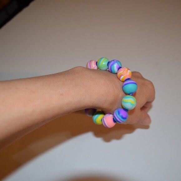 Big Beads Bracelet Colorful Rubber Stretchy Thread Home Made OS (Diameter - 3') - Picture 5 of 6